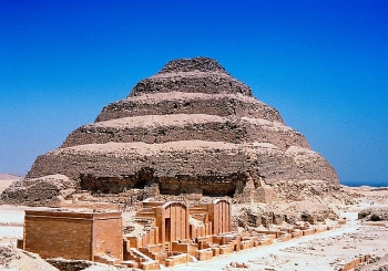 Khám phá ngoạn mục ở kim tự tháp lâu đời nhất Ai Cập
