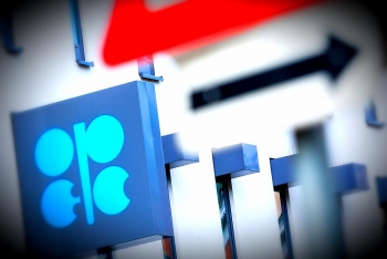 Vì sao thị trường quay lưng lại với quyết định của OPEC và Nga?