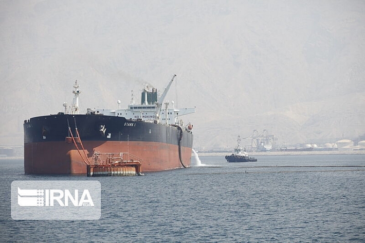 Lần đầu Iran xuất khẩu dầu không đi qua eo biển Hormuz