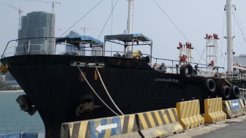 Mỹ bắt giữ tàu chở dầu vi phạm lệnh trừng phạt Triều Tiên