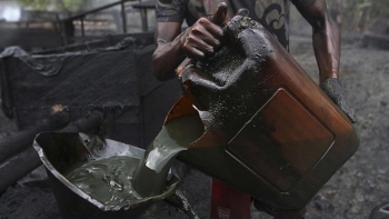 Các tập đoàn dầu mỏ lớn ở Nigeria “kêu trời” về tình trạng trộm cắp dầu thô
