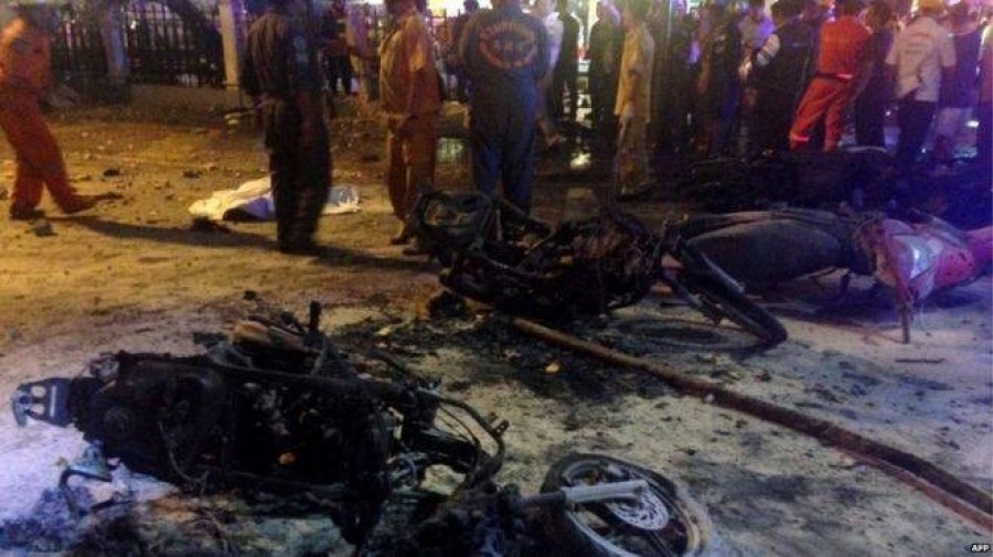Nổ bom rung chuyển trung tâm Bangkok, 19 người chết