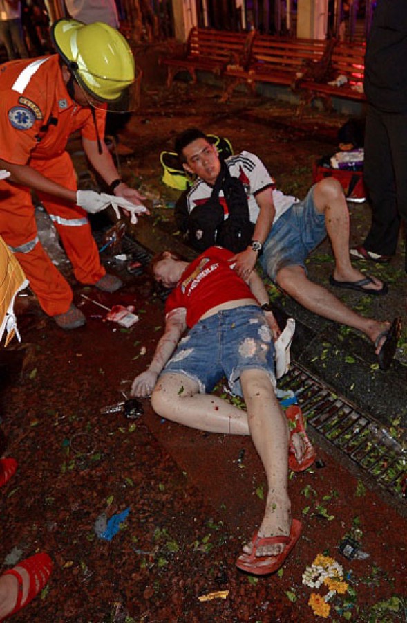 Hình ảnh vụ đánh bom đẫm máu ở Bangkok