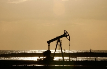 Giá dầu thế giới 29/5: Chờ tín hiệu từ OPEC+, giá dầu đồng loạt giảm