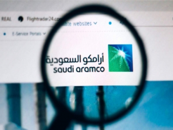 Lần đầu tiên tập đoàn dầu mỏ Saudi Aramco bị Apple vượt mặt