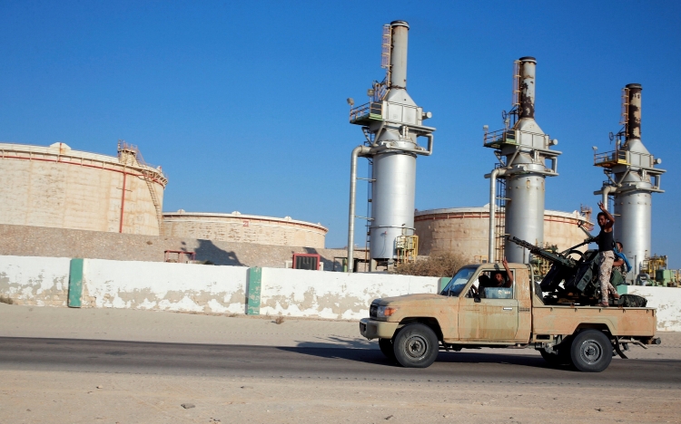 libya mo cua tro lai cac co so dau mo sau nhieu thang bi phong toa