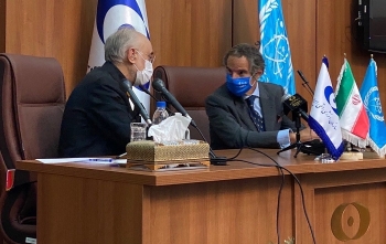 Iran “đánh bài ngửa” với IAEA