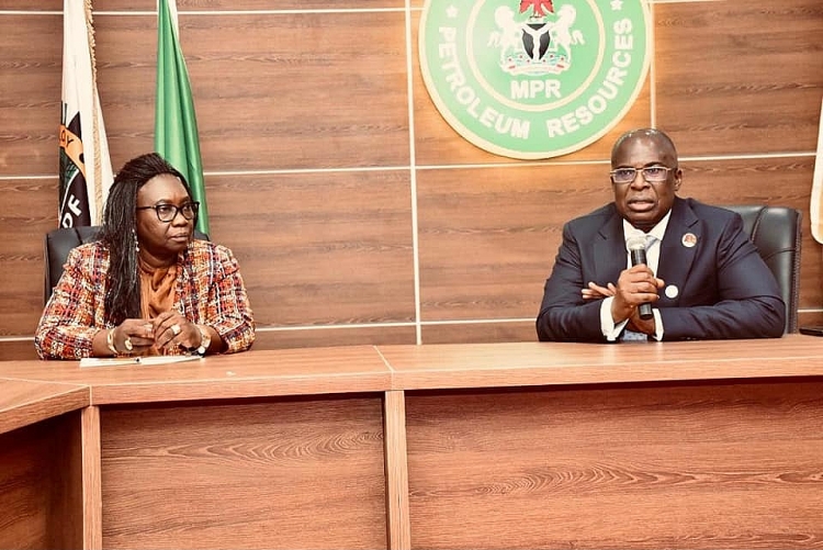 Nigeria sẵn sàng chia sẻ kinh nghiệm và bài học từ khai thác dầu với Senegal