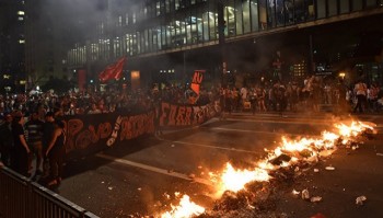 Bạo loạn lan khắp Brazil sau khi bà Rousseff bị phế truất