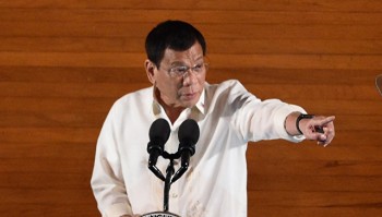 Tổng thống Philippines lại "chửi thề"