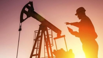Giá dầu thế giới 6/10: Nguồn cung tăng, giá dầu giảm mạnh