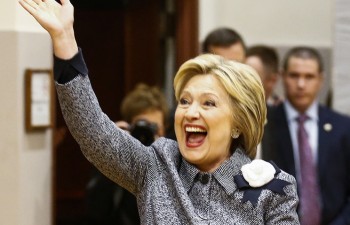 Bà Clinton từng bỏ quên tài liệu mật ở Nga