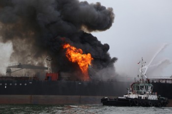 Cháy tàu chở dầu ở vịnh Mexico
