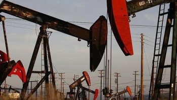 Giá xăng dầu hôm nay 1/8: Đàm phán thương mại “bế tắc”, giá dầu giảm mạnh