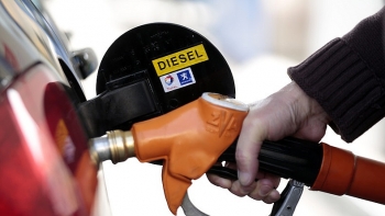 Pháp tăng 10% thuế với dầu diesel
