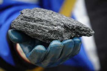 Nga lần đầu tiên sản xuất được than cốc kim từ dầu mỏ