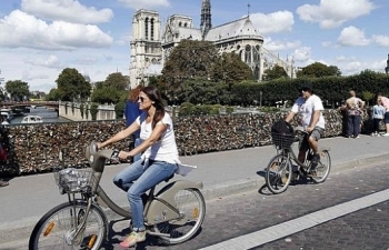 Pháp hủy trợ cấp mua xe đạp điện