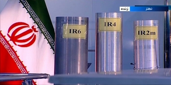Iran bắt đầu làm giàu uranium bằng máy ly tâm đời mới