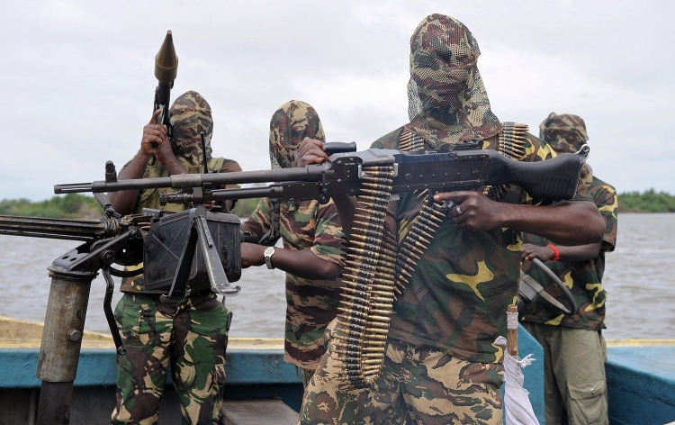 Tập đoàn Dầu khí quốc gia Nigeria thuê cựu phiến quân chống trộm dầu