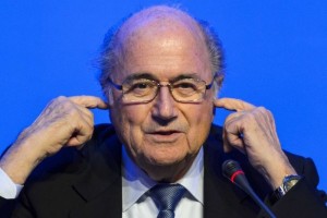 Sepp Blatter phải từ chức ngay lập tức!