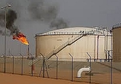 Đóng cửa các mỏ dầu, Libya thiệt hại nặng nề