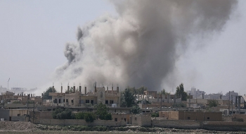 Syria tố cáo liên minh Mỹ ném bom chứa phốt-pho trắng