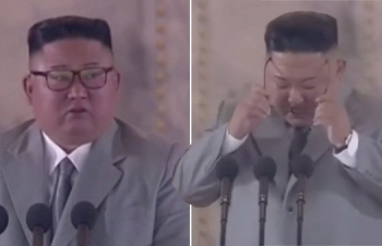 Ông Kim Jong-un "rơi nước mắt" và xin lỗi vì không giúp được người dân cải thiện cuộc sống