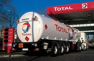 Giá dầu thô thấp, Total mất 93% lợi nhuận