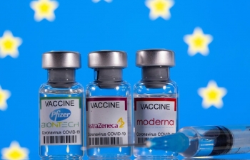 Châu Âu tiếp tục ngăn chặn việc xuất khẩu vắc-xin Covid-19