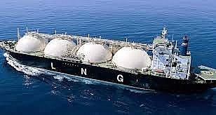 Giá khí đốt tăng vọt: Quốc gia xuất khẩu LNG lớn nhất thế giới mừng hay lo?