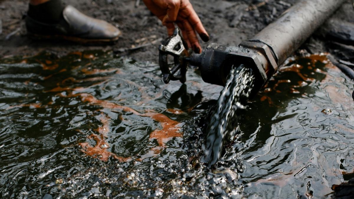 Cách ăn cắp dầu “lạ thường” ở Nigeria