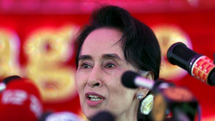 vi sao ba suu kyi khong the lam tong thong myanmar