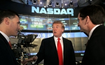 Tổng thống Trump muốn Ryad chọn Wall Street để niêm yết cổ phiếu Aramco