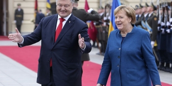 Bà Merkel tới Ukraine để nói về chiến tranh và khí đốt
