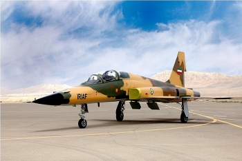 Máy bay tiêm kích Kowsar của Iran giống F-5F Tiger II của Mỹ?