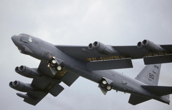 Mỹ triển khai máy bay ném bom B-52H đến Trung Đông