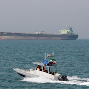 Iran thông báo chặn hải quân Mỹ bắt giữ tàu chở dầu ở Biển Ả Rập