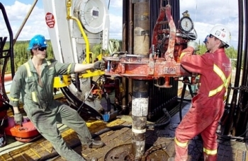 Tập đoàn dầu mỏ Cenovus sa thải công nhân hàng loạt