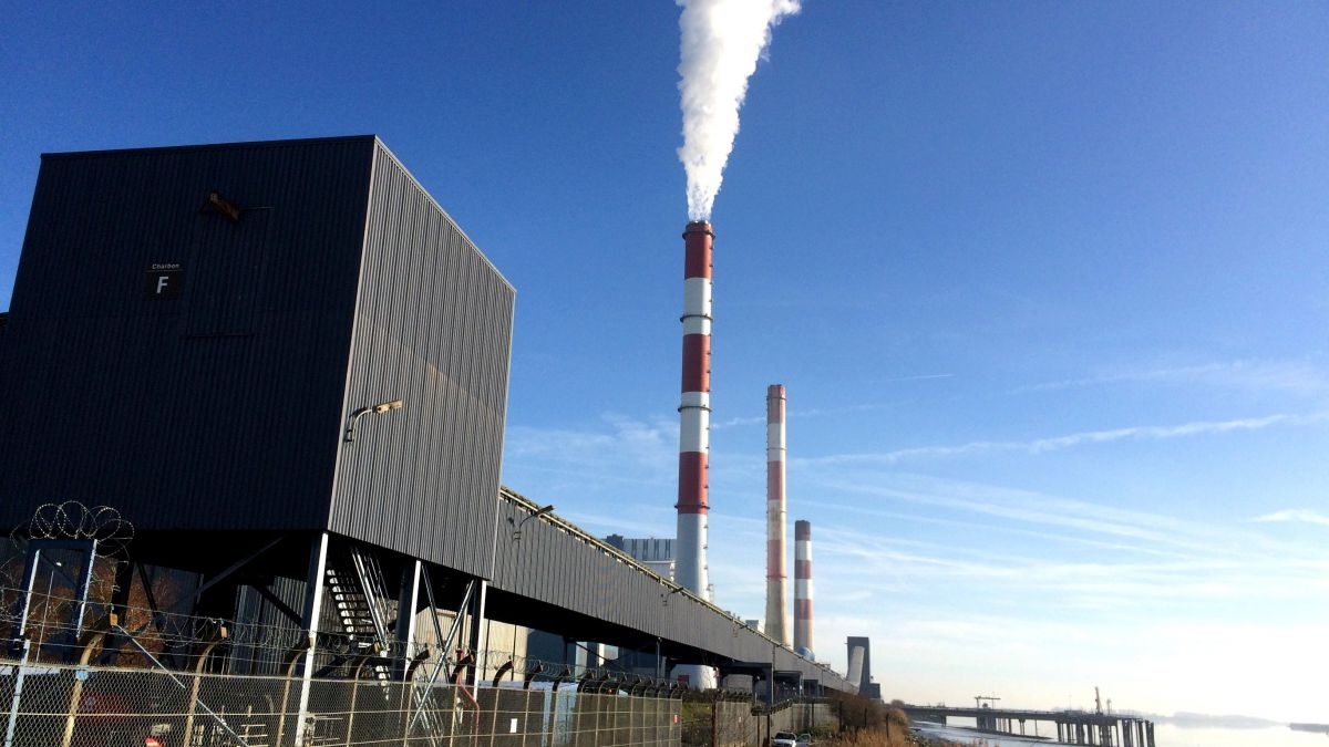 Pháp chỉ định đại diện điều phối việc đóng cửa các nhà máy điện than