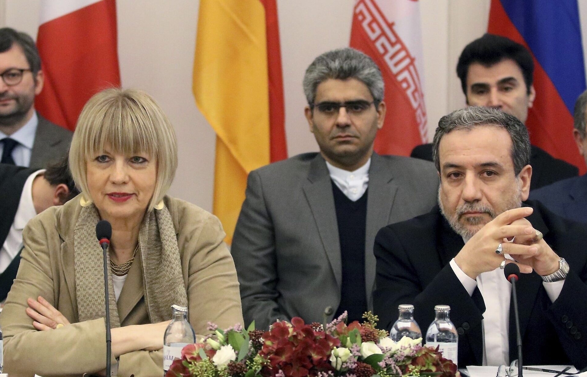 Quốc tế kêu gọi Iran “chớ manh động”