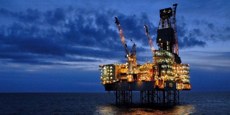 Lukoil tăng cổ phần mỏ Shah Deniz, Azerbaijan