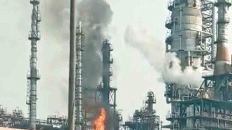 Ấn Độ: Cháy nhà máy lọc dầu, 3 người chết