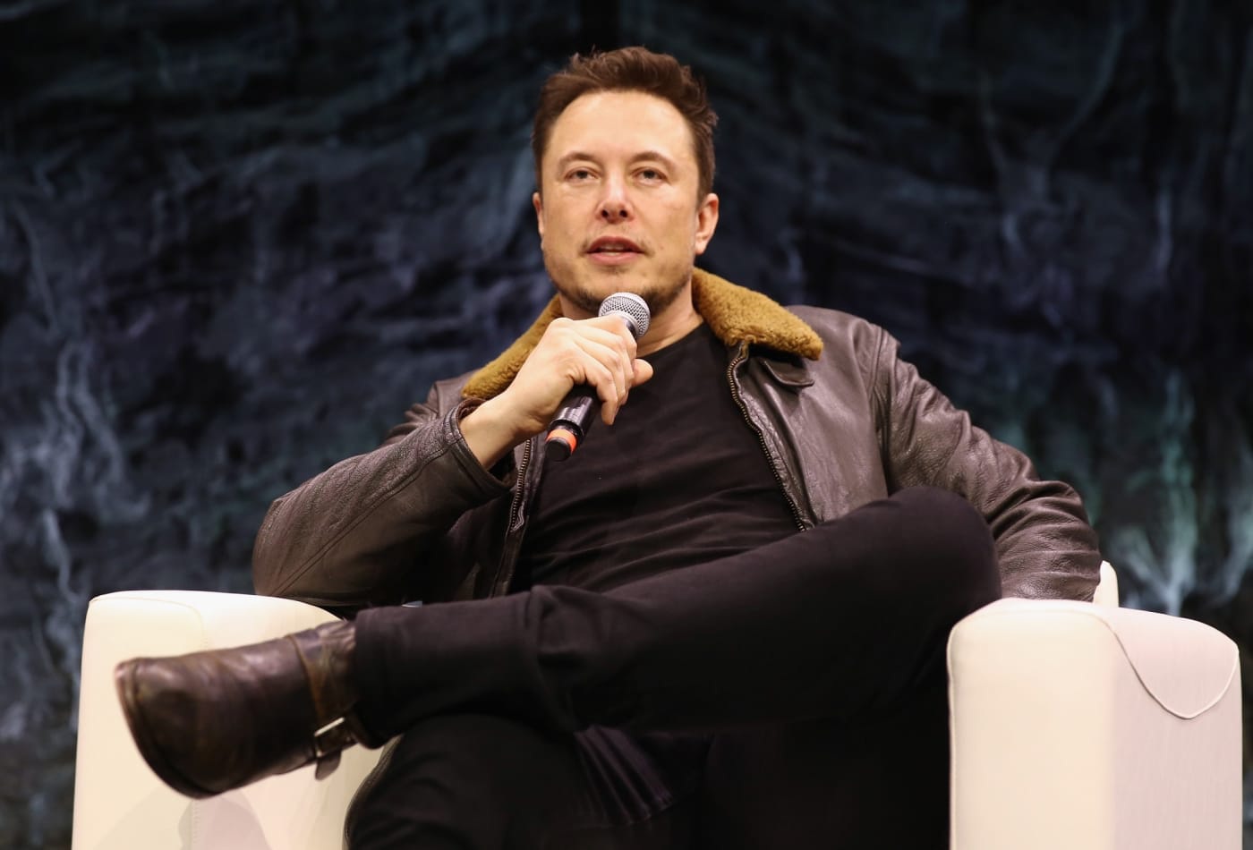 Elon Musk: Gã tỷ phú điên thích đốt tiền vào những điều viễn tưởng - 3