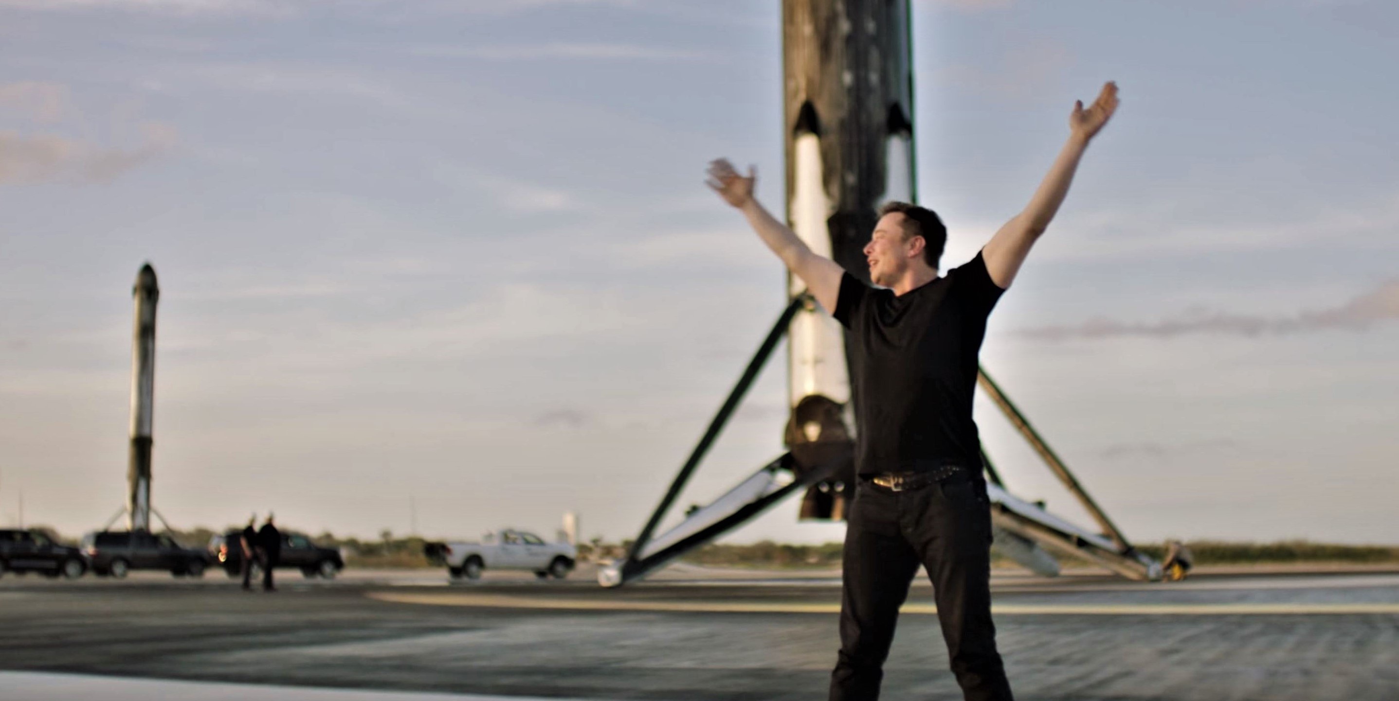 Elon Musk: Gã tỷ phú điên thích đốt tiền vào những điều viễn tưởng - 7