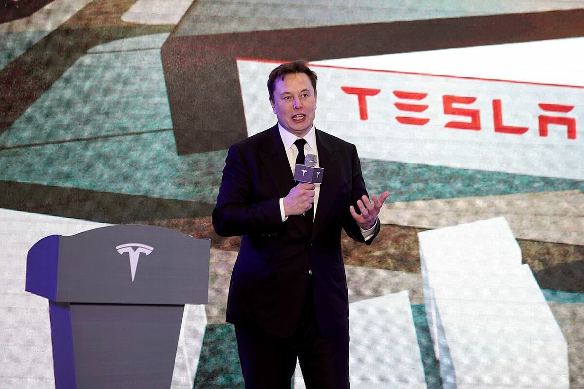 Elon Musk: Gã tỷ phú điên thích đốt tiền vào những điều viễn tưởng - 8