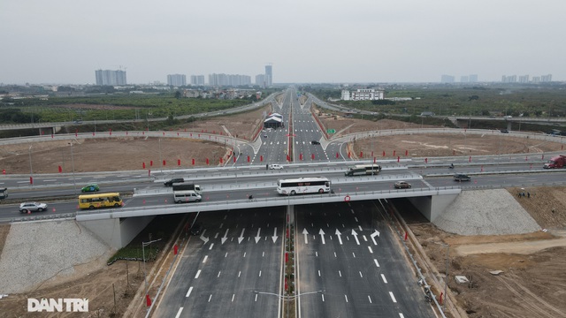 Thông xe nút giao 400 tỷ đồng nối cao tốc Hà Nội - Hải Phòng với Vành đai 3 - 5