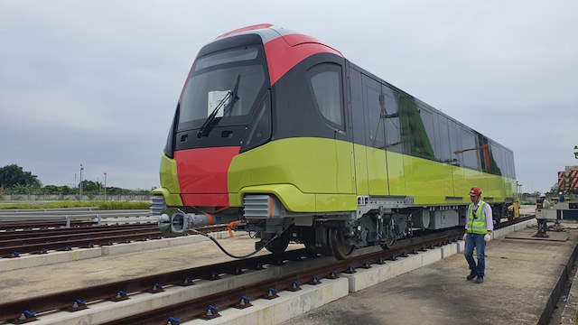 Đường sắt Nhổn - Ga Hà Nội: Đóng điện đường ray số 3, chuẩn bị đưa tàu lên ga