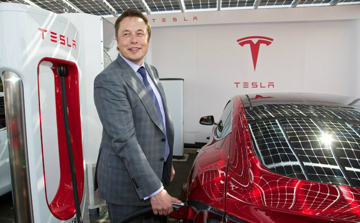 Tổng tài sản của ông Elon Musk, CEO của Tesla đã vượt 185 tỷ USD, trở thành người giàu nhất thế giới.