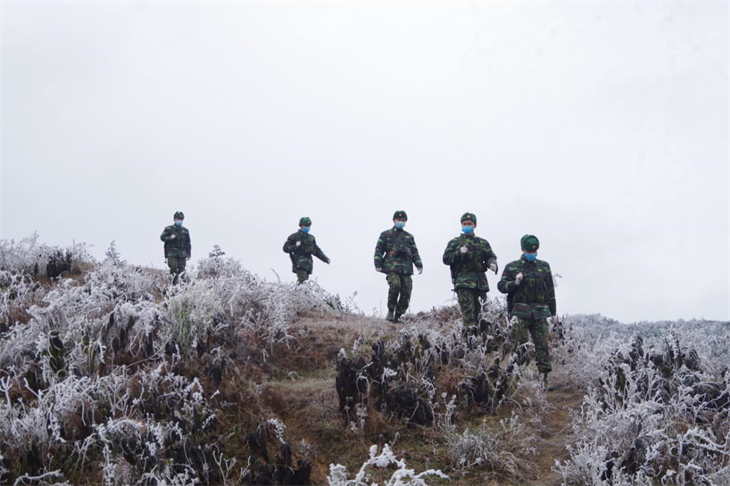 Bộ đội Biên phòng: Đạp tuyết chặn dịch