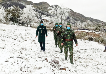 Bộ đội Biên phòng: Đạp tuyết chặn dịch